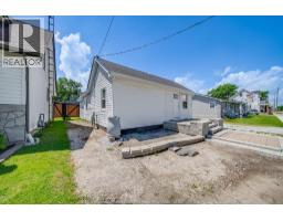 9524 WALKER ROAD - 32