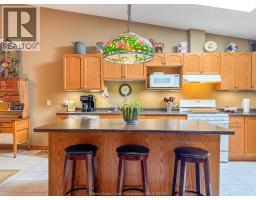 176 BENNIE AVENUE - 18
