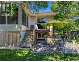 176 BENNIE AVENUE - 8