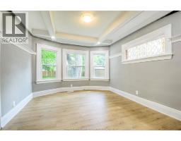 1484 VICTORIA AVENUE - 17