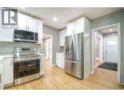 1484 VICTORIA AVENUE - 22