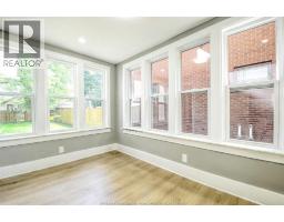 1484 VICTORIA AVENUE - 23