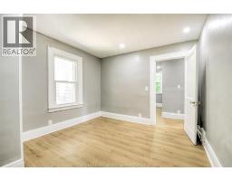 1484 VICTORIA AVENUE - 28