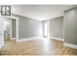 1484 VICTORIA AVENUE - 33