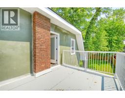 1484 VICTORIA AVENUE - 35