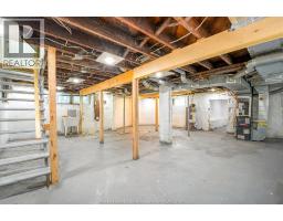1484 VICTORIA AVENUE - 36