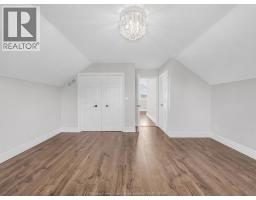 204 HAMPTON CRESCENT - 35
