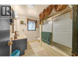 3343 HEMLOCK - 27