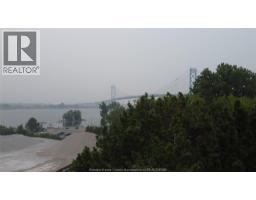 3067-3069 RUSSELL STREET - 16
