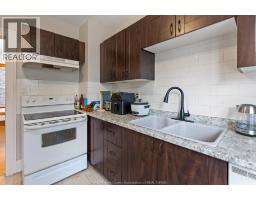 290 THOMPSON - 8