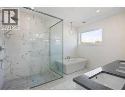 103 BAY STREET - 16
