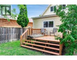 1563 Albert ROAD - 30