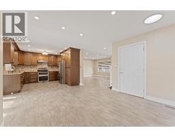 18 ELIZABETH CRESCENT - 12