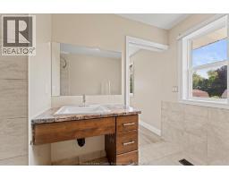 18 ELIZABETH CRESCENT - 21