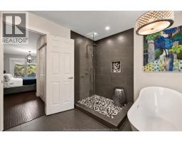 689 GEORGE KENNEDY WAY - 17