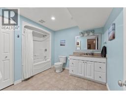 689 GEORGE KENNEDY WAY - 33
