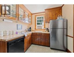 1409 GRANVILLE CRESCENT - 14