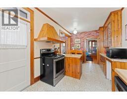 1409 GRANVILLE CRESCENT - 15