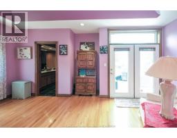 1747 CHORNOBY CRESCENT - 16
