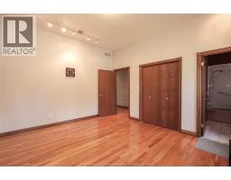 1747 CHORNOBY CRESCENT - 21