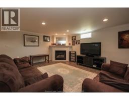 1747 CHORNOBY CRESCENT - 29