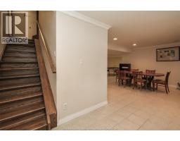 1747 CHORNOBY CRESCENT - 34