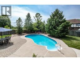 1747 CHORNOBY CRESCENT - 37