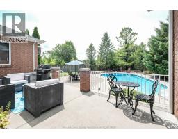 1747 CHORNOBY CRESCENT - 38