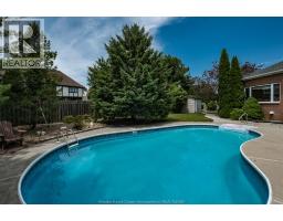 1747 CHORNOBY CRESCENT - 39