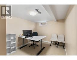735 Lounsborough - 31