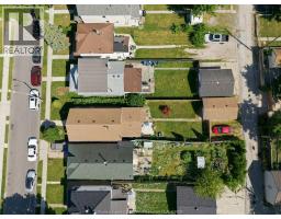 1172 MARION AVENUE - 38