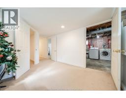 686 MCKAY AVENUE - 20