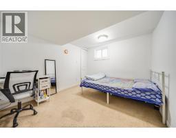686 MCKAY AVENUE - 23