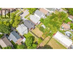 686 MCKAY AVENUE - 35