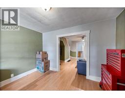 1070 ST. LUKE - 4