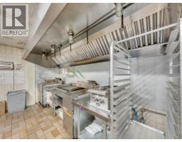 581 BROADWAY - 13