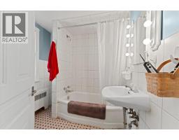 121 DIVISION STREET South - 26