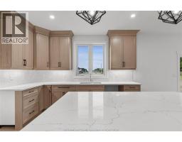460 MARLA CRESCENT - 12