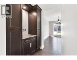 566 MAGUIRE STREET - 10