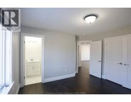 566 MAGUIRE STREET - 16