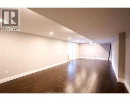 566 MAGUIRE STREET - 22