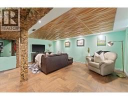 1086 VILLAIRE AVENUE - 23