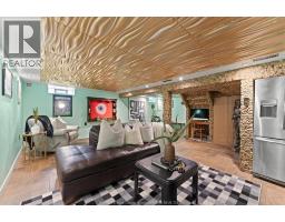 1086 VILLAIRE AVENUE - 25