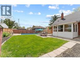 1086 VILLAIRE AVENUE - 32