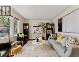 1086 VILLAIRE AVENUE - 6