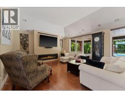 8381 Aalbers CRESCENT - 9