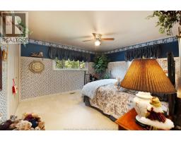 3500 VICTORIA BOULEVARD - 27