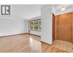 4650-4666 CABOTO DRIVE - 13