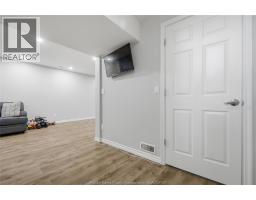 724 CABANA ROAD East - 17