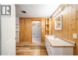 194 HARVEY STREET - 28